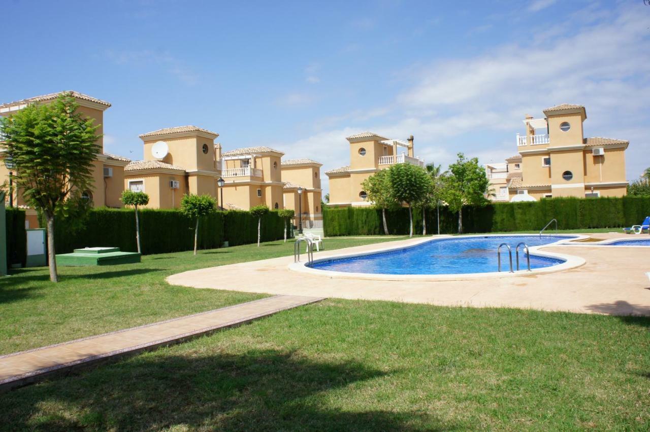 Villa Las Tres Perlas Algorfa Exterior foto
